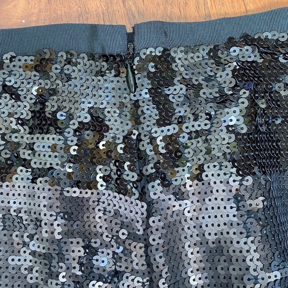 Club Monaco Sequin Mini Skirt. 100% Silk. Size 8 - Picture 5 of 13